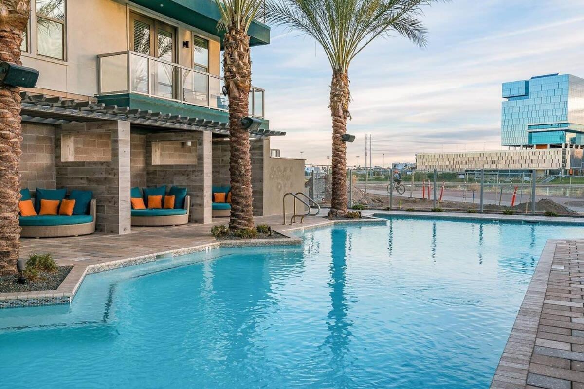 Modern Town Lake Cozysuites Tempe Exterior photo